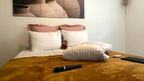 Snapshot of slimaddictionxxx chatting on September 22, 2025, 6:10 pm Barbie Stylebender online show from September 22, 2025, 6:10 pm