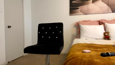 Snapshot of slimaddictionxxx chatting on September 28, 2025, 6:57 pm Barbie Stylebender online show from September 28, 2025, 6:57 pm