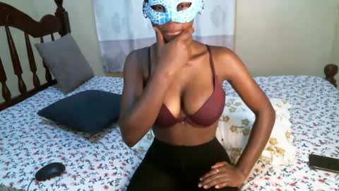 Snapshot of slimqueenbae chatting on September 15, 2025, 6:24 am slimqueenbae online show from September 15, 2025, 6:24 am