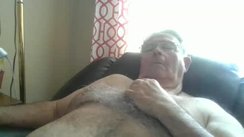 slippery_duck online show from December 19, 2024, 5:29 pm