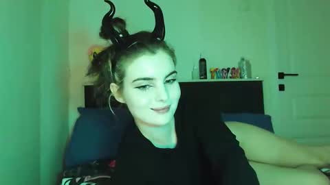 Snapshot of sloomonata chatting on October 27, 2025, 1:42 am sloomonata online show from October 27, 2025, 1:42 am