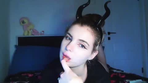 Snapshot of sloomonata chatting on November 1, 2025, 4:14 am sloomonata online show from November 1, 2025, 4:14 am