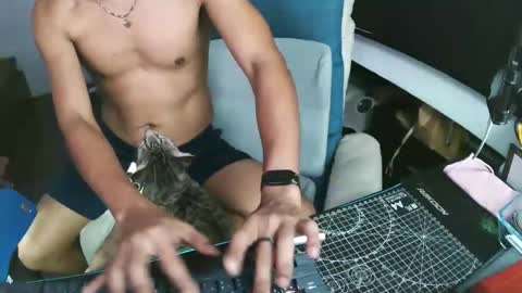 slothfully online show from September 24, 2025, 3:15 pm