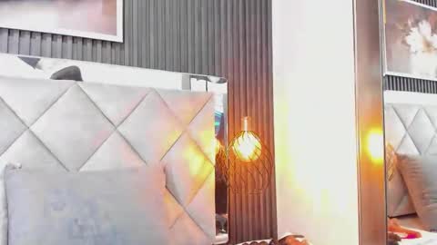 Snapshot of slut_milf_ chatting on December 19, 2025, 7:43 pm slut_milf_ online show from December 19, 2025, 7:43 pm