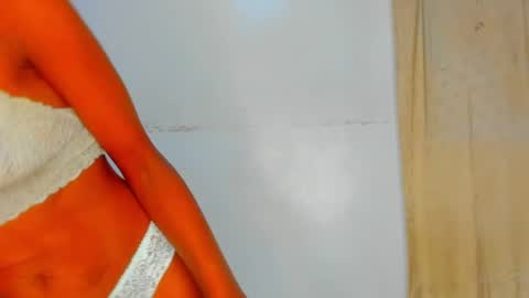 Snapshot of sluttysam_ chatting on May 17, 2026, 12:01 pm Sexyslutt online show from May 17, 2026, 12:01 pm