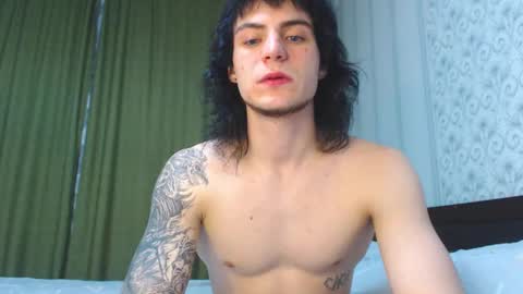 Snapshot of sly_gus chatting on October 18, 2025, 3:46 pm Gus online show from October 18, 2025, 3:46 pm