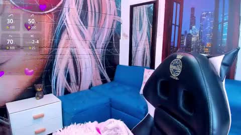Snapshot of small__naughty chatting on February 27, 2025, 5:15 pm Mariana Torres online show from February 27, 2025, 5:15 pm