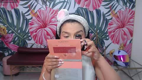 Mariana Torres online show from April 12, 2026, 1:05 pm