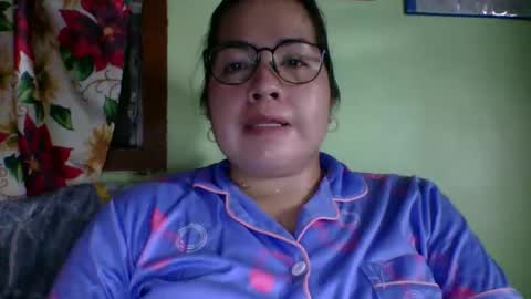 Snapshot of small_boobs59 chatting on February 1, 2026, 6:12 am Lovewella online show from February 1, 2026, 6:12 am