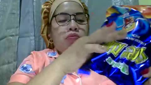 Snapshot of small_boobs59 chatting on February 3, 2026, 4:12 pm Lovewella online show from February 3, 2026, 4:12 pm