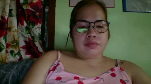 Snapshot of small_boobs59 chatting on February 5, 2026, 6:18 am Lovewella online show from February 5, 2026, 6:18 am