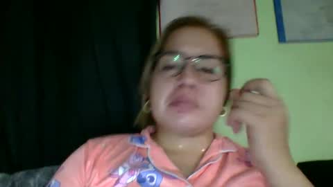 Snapshot of small_boobs59 chatting on February 18, 2026, 6:53 am Lovewella online show from February 18, 2026, 6:53 am