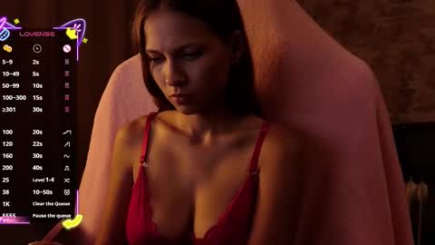 Emma online show from October 8, 2025, 7:33 pm