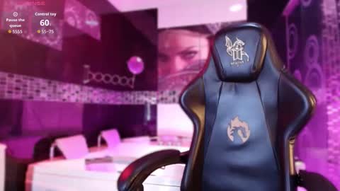 Small Hot19 online show from March 28, 2026, 11:10 am