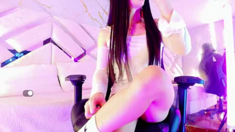 Small Hot19 online show from May 24, 2026, 10:31 am