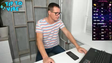 Snapshot of smallnipples chatting on December 2, 2025, 5:52 pm Alex online show from December 2, 2025, 5:52 pm