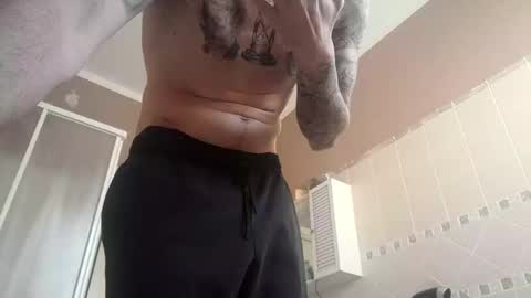 smallone8825 online show from April 11, 2026, 9:35 am