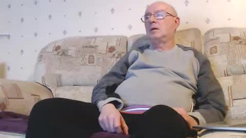 Snapshot of smallsteve562 chatting on December 30, 2024, 4:08 pm Steve online show from December 30, 2024, 4:08 pm