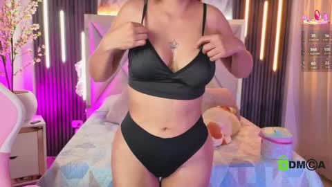 smile__1 online show from June 3, 2026, 7:41 pm