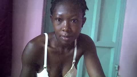 Snapshot of smiley_2025 chatting on October 22, 2025, 4:24 am smiley 2025 online show from October 22, 2025, 4:24 am