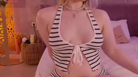 Mia online show from July 8, 2026, 7:07 pm