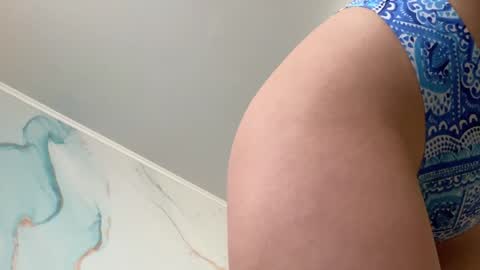 smiling_riddle online show from December 3, 2024, 10:06 am