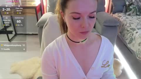 Snapshot of smilym chatting on October 8, 2025, 11:35 pm smilym online show from October 8, 2025, 11:35 pm