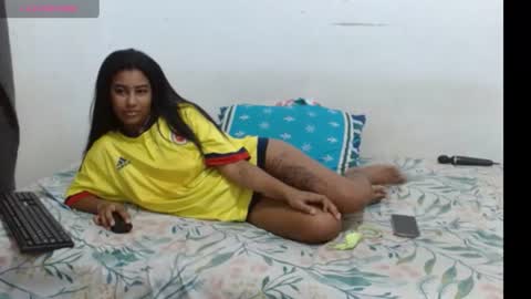 Snapshot of smith_and_mia chatting on July 9, 2026, 2:43 pm Smith y Mia online show from July 9, 2026, 2:43 pm