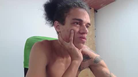 Smith Gael online show from December 17, 2025, 11:00 pm