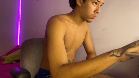 smith_kiki66 online show from May 26, 2026, 10:00 am