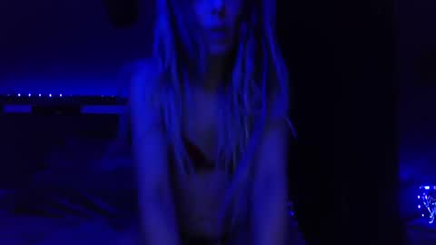 Snapshot of smokeingbitch420 chatting on February 1, 2026, 7:18 am love bug online show from February 1, 2026, 7:18 am