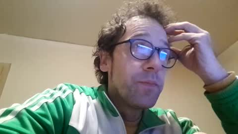 Snapshot of smokered100s chatting on December 25, 2024, 11:42 pm luca online show from December 25, 2024, 11:42 pm