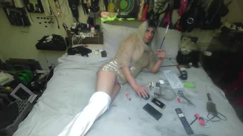 Snapshot of smokeslut365 chatting on November 13, 2025, 6:29 pm smokeslut365 online show from November 13, 2025, 6:29 pm