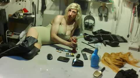 smokeslut365 online show from May 17, 2026, 10:39 pm