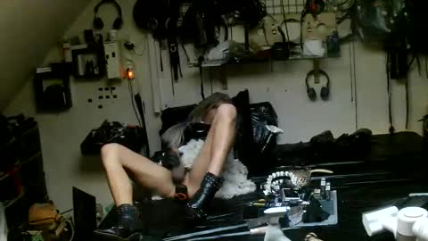smokeslut365 online show from June 11, 2026, 2:53 am