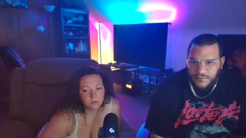 Snapshot of smokewithus2519 chatting on November 2, 2025, 2:25 am Come Smoke With Us online show from November 2, 2025, 2:25 am