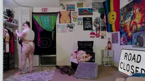 Snapshot of smokihippi chatting on November 7, 2025, 11:10 am Big Dawg online show from November 7, 2025, 11:10 am