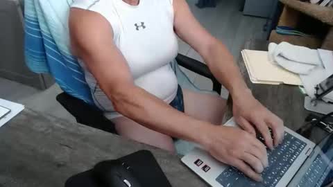 Snapshot of smoothbtm7 chatting on April 11, 2026, 11:25 am smoothbtm7 online show from April 11, 2026, 11:25 am