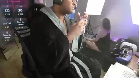 Smoothj2011 online show from October 12, 2025, 7:51 am