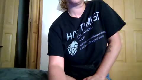 Snapshot of smoothmove1215 chatting on September 22, 2025, 5:53 am smoothmove1215 online show from September 22, 2025, 5:53 am