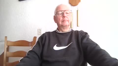 Snapshot of smoothy5460 chatting on February 18, 2025, 12:39 pm smoothy5460 online show from February 18, 2025, 12:39 pm