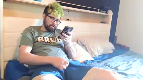 snackonzach online show from September 14, 2025, 2:38 pm