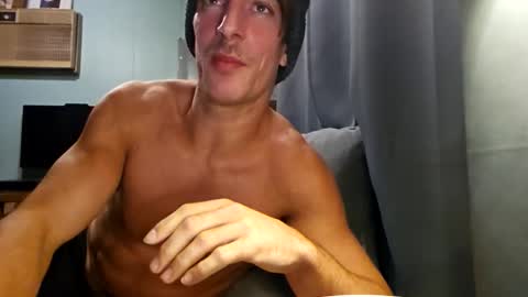 Snackyyyy online show from February 11, 2026, 2:49 am