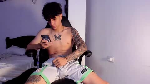 Snapshot of snakebutterfly chatting on January 15, 2025, 5:26 pm snakebutterfly online show from January 15, 2025, 5:26 pm