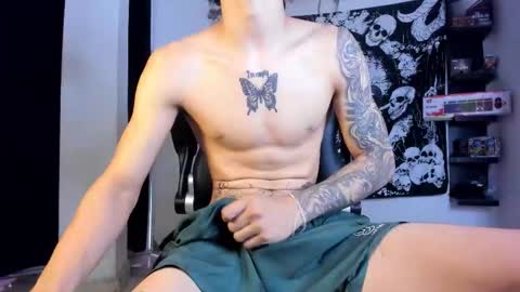 Snapshot of snakebutterfly chatting on March 4, 2026, 3:18 pm snakebutterfly online show from March 4, 2026, 3:18 pm