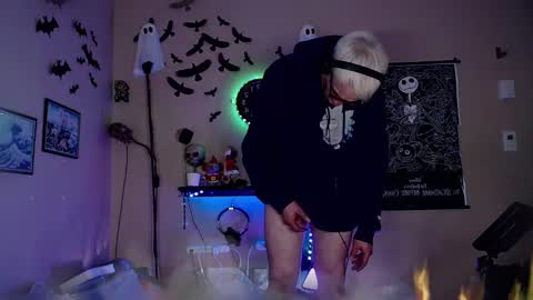 Snapshot of snarfle chatting on December 2, 2024, 2:53 am Viiscount Snarfle Von Snarfenberg online show from December 2, 2024, 2:53 am