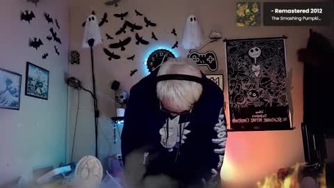 Snapshot of snarfle chatting on December 4, 2024, 6:17 pm Viiscount Snarfle Von Snarfenberg online show from December 4, 2024, 6:17 pm