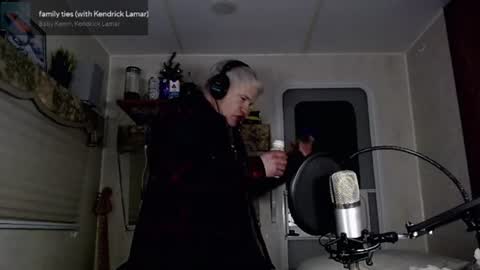 Snapshot of snarfle chatting on March 7, 2025, 10:13 am Viiscount Snarfle Von Snarfenberg online show from March 7, 2025, 10:13 am