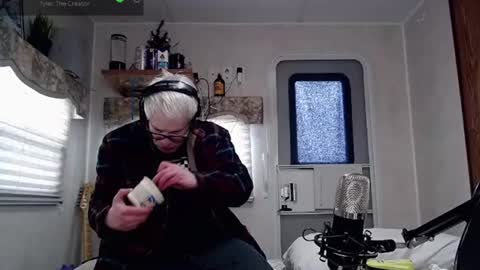 Snapshot of snarfle chatting on March 8, 2025, 10:02 pm Viiscount Snarfle Von Snarfenberg online show from March 8, 2025, 10:02 pm