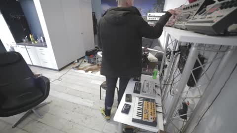 sneaky1985 online show from February 21, 2026, 10:27 am